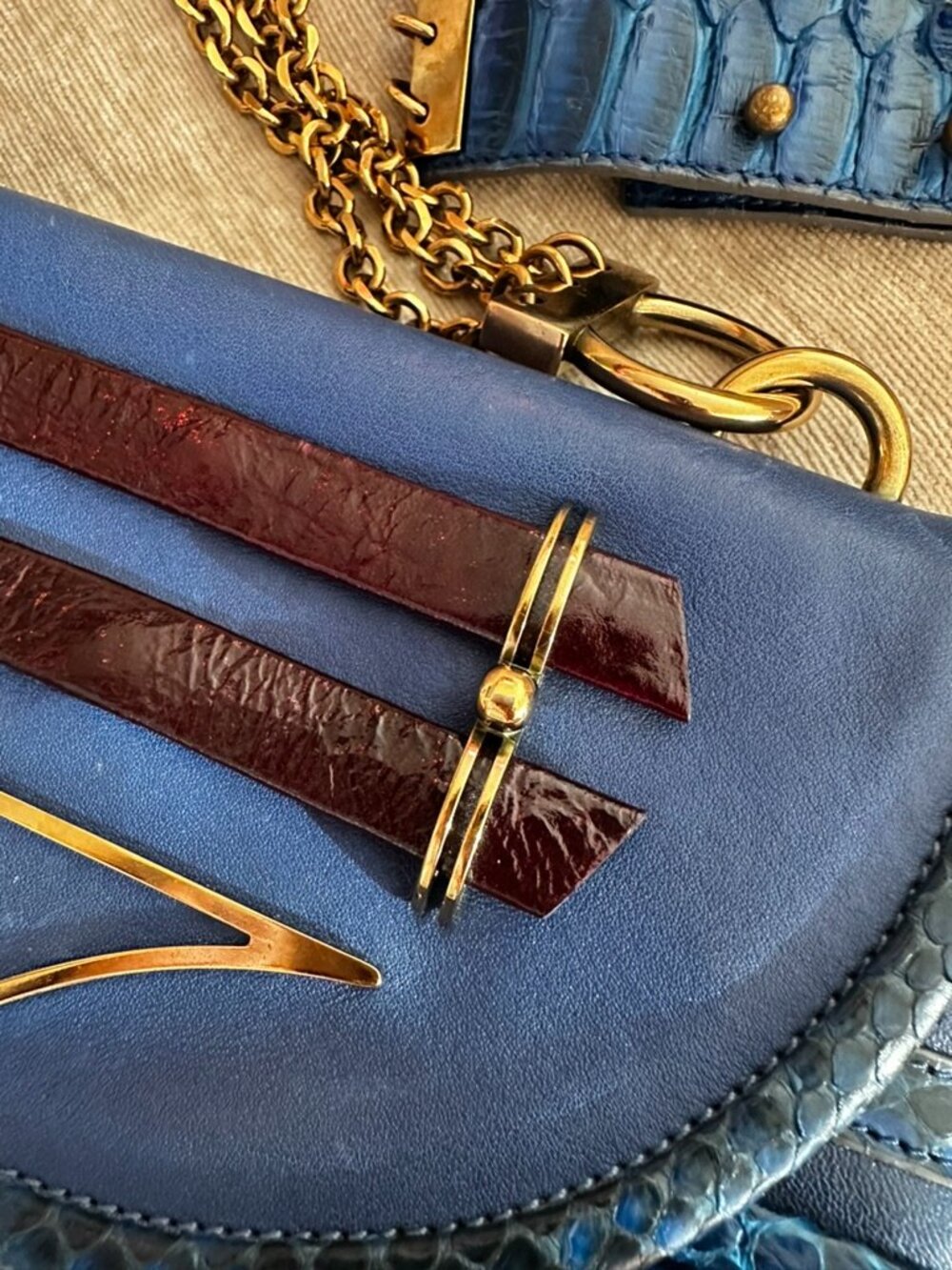 CHLOE | Extremely Rare Chloé Snakeskin Triple Chain Crossbody Bag in Royal Blue - Picture 6 of 13